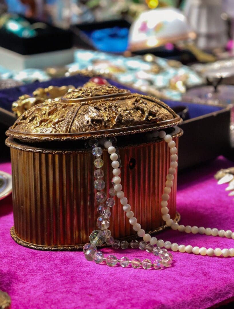 Vintage jewelry box, like the one Frances Havergal packed with joy to give away to missions